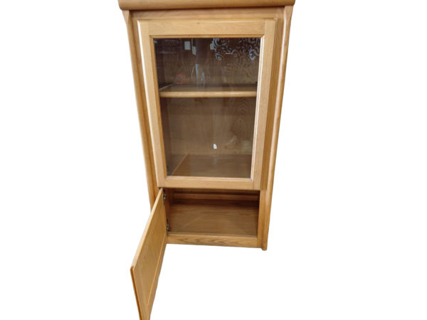 ~/upload/Lots/164426/AdditionalPhotos/deds63hhbfn5m/Oak Veneer Glassdoor Cabinet bottom open_t600x450.jpg